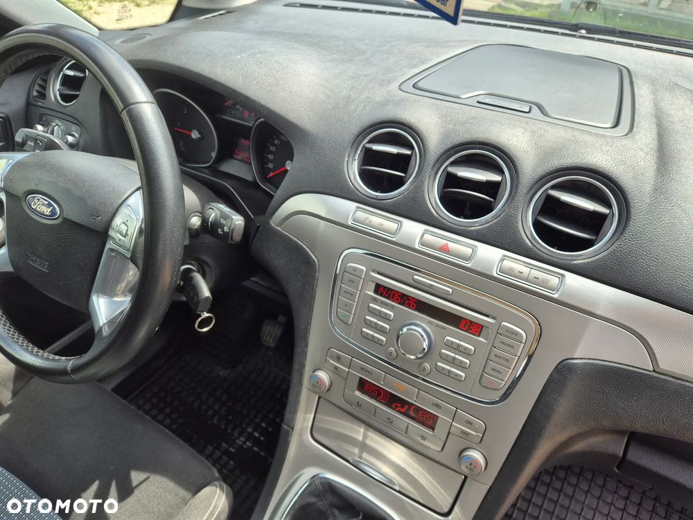 Ford S-Max - 7