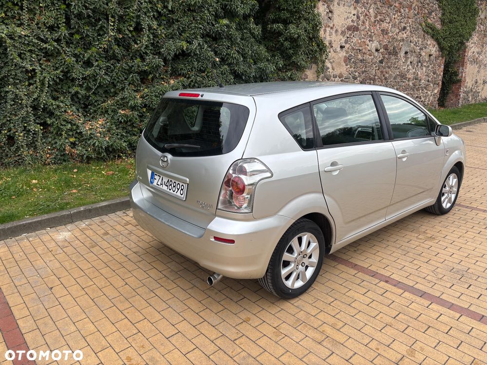 Toyota Corolla Verso - 10