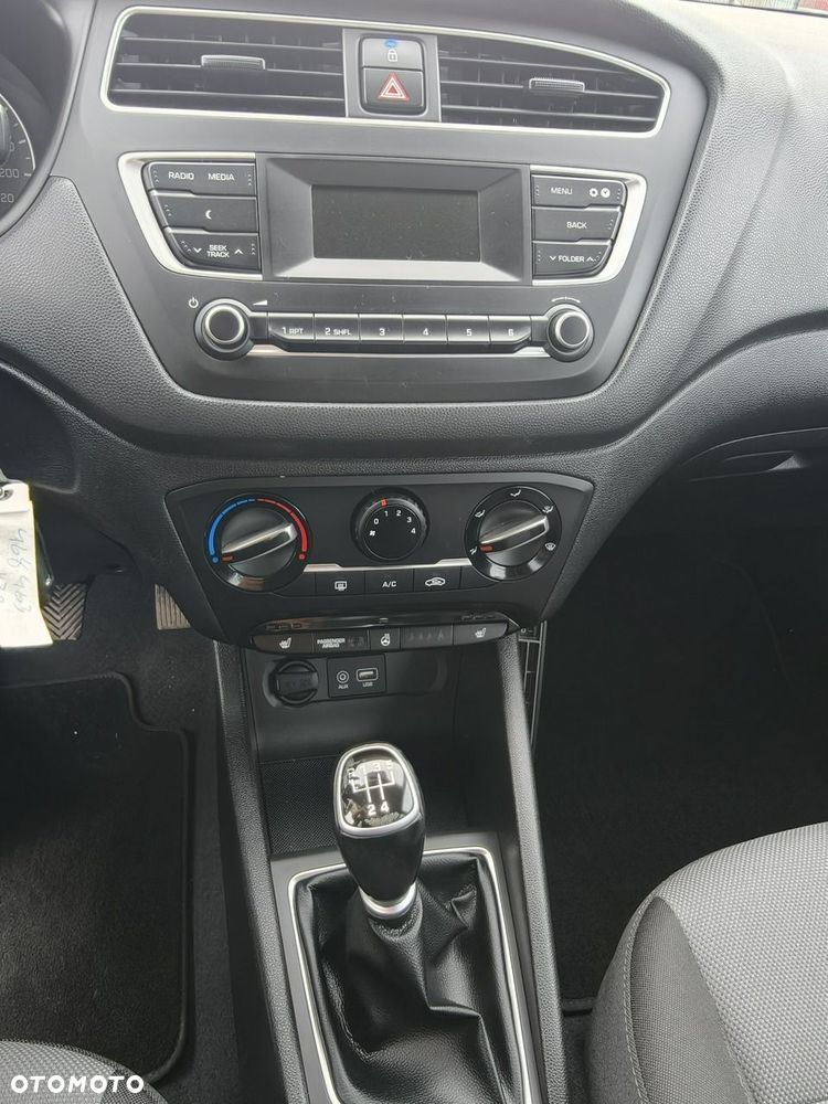 Hyundai i20 - 22