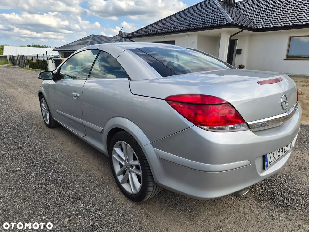 Opel Astra 1.9 CDTI Cosmo - 12