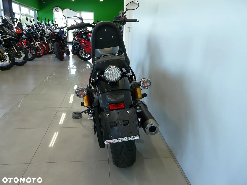 Yamaha XVS - 6