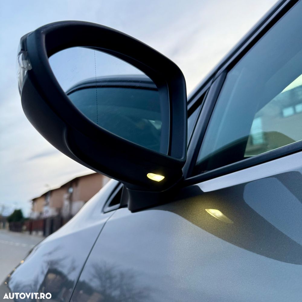 Volkswagen Golf Variant 1.6 BlueTDI DSG Comfortline - 32