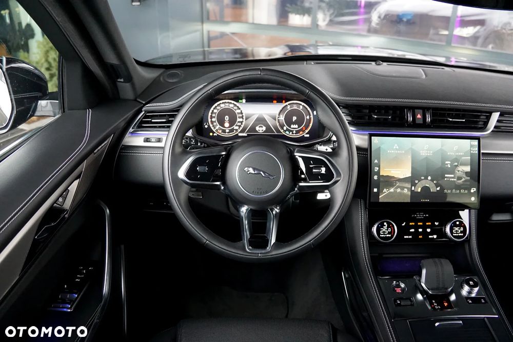 Jaguar F-Pace D200 AWD R-Dynamic S - 38