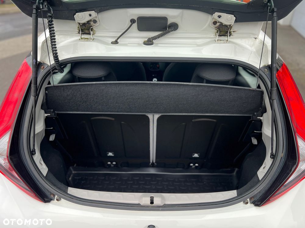 Toyota Aygo x-clusiv - 9