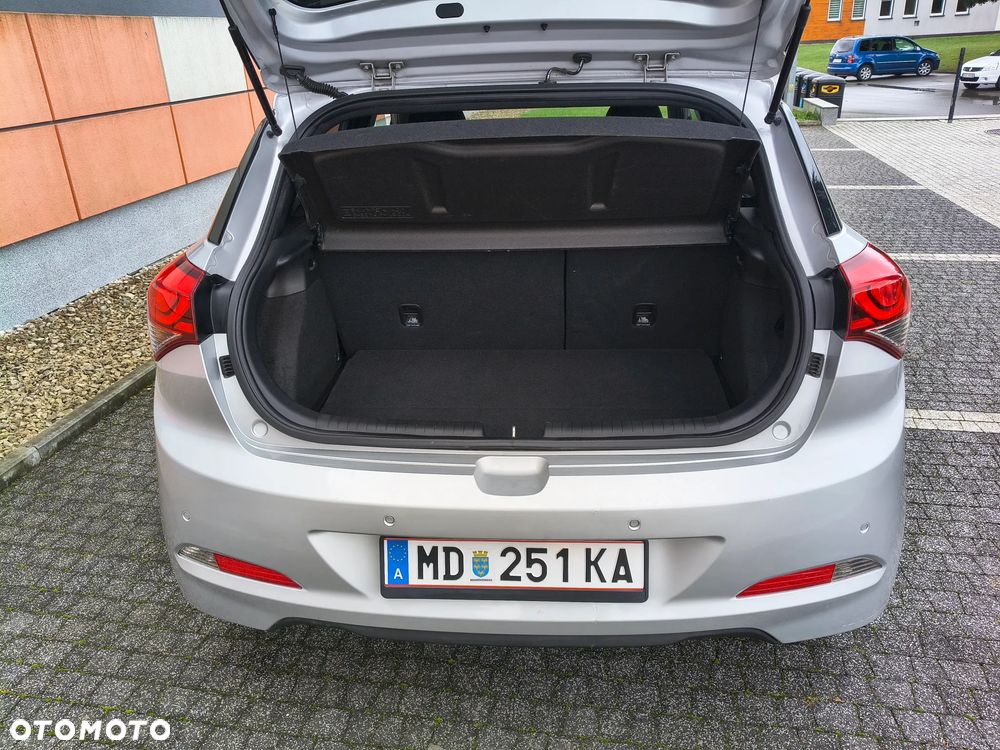 Hyundai i20 1.2 Trend - 22