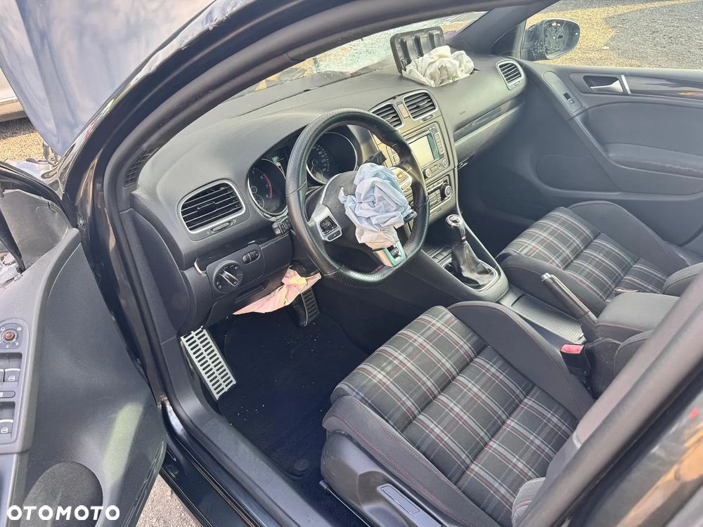Volkswagen Golf VI 2.0 TSI GTI - 9