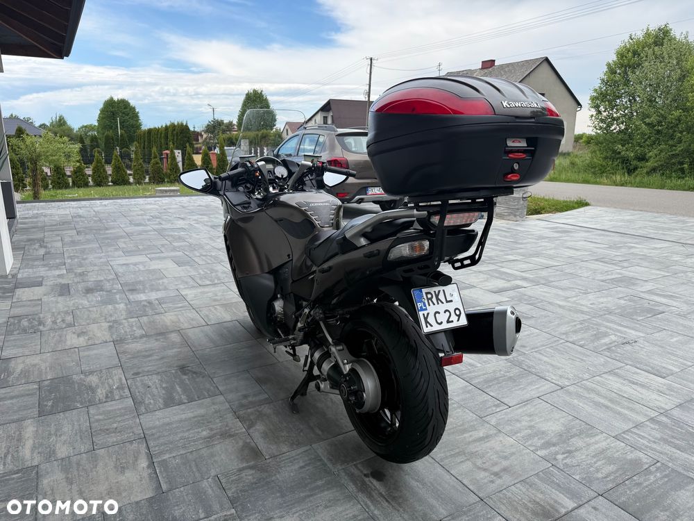 Kawasaki GTR - 10