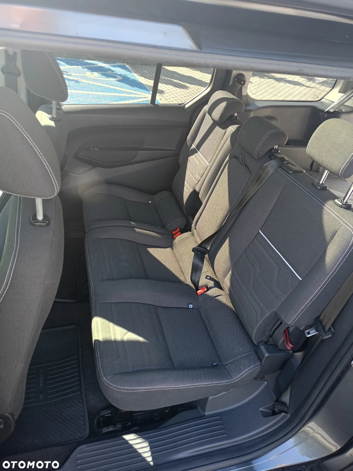 Ford Tourneo Connect Gr 1.5 TDCi Titanium - 10