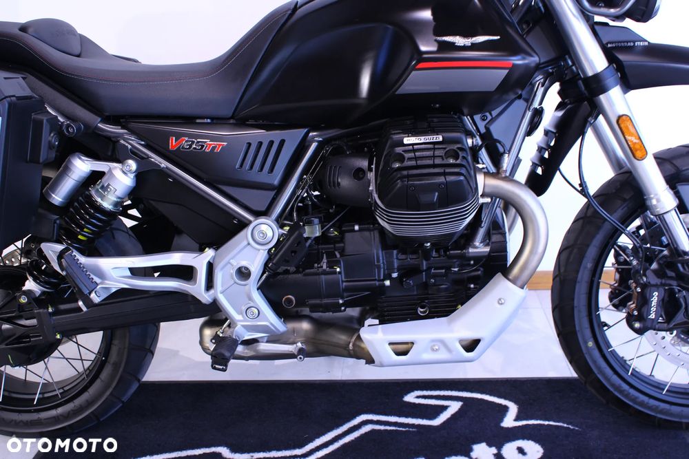 Moto Guzzi V85 - 25