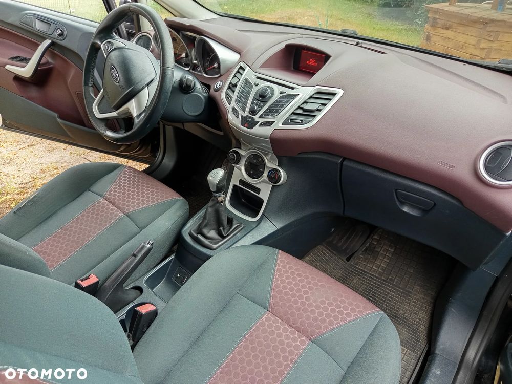 Ford Fiesta 1.6 TDCi Titanium - 11