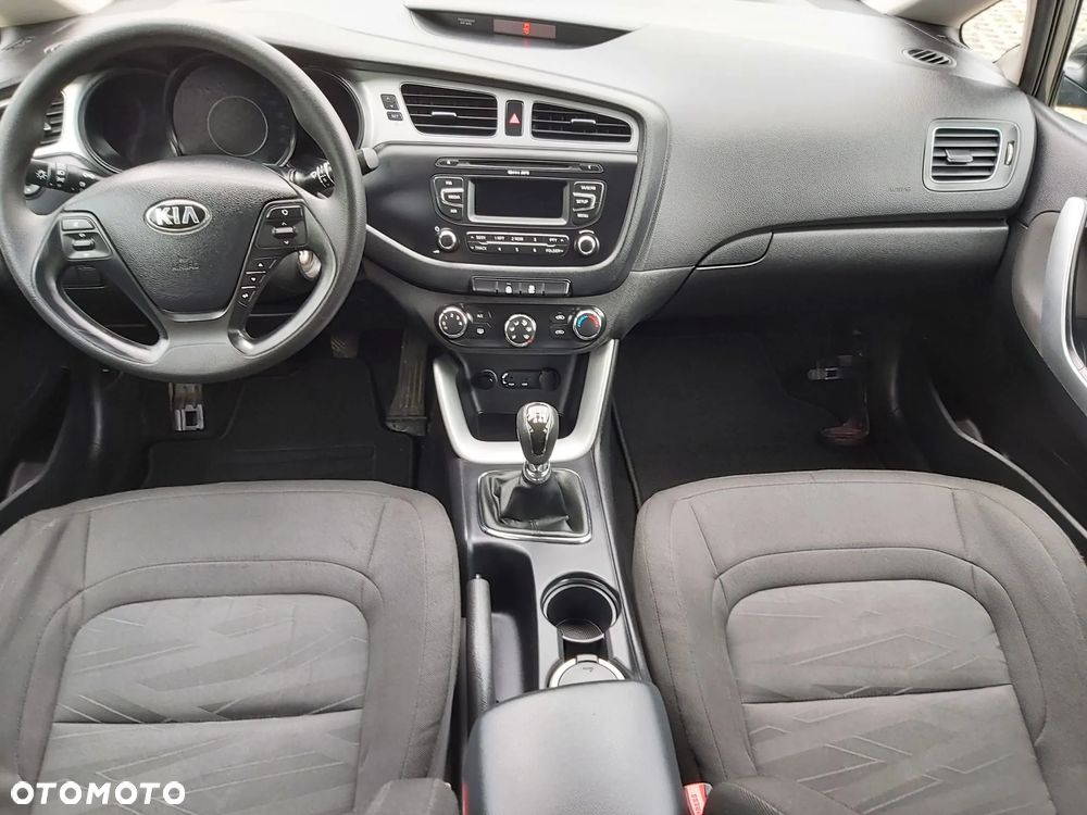 Kia Ceed 1.4 CRDi 90 SW Vision - 35