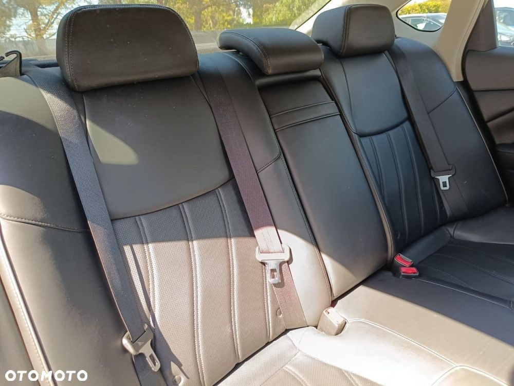 Infiniti Q70 - 36