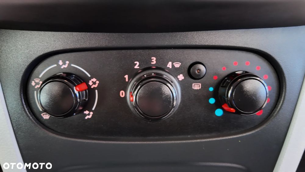 Dacia Sandero 1.2 16V 75 Ambiance - 25