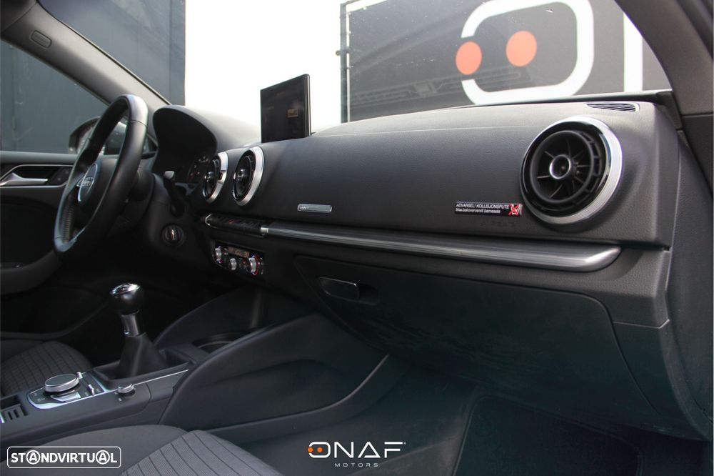 Audi A3 Sportback 30 TFSI Sport - 17