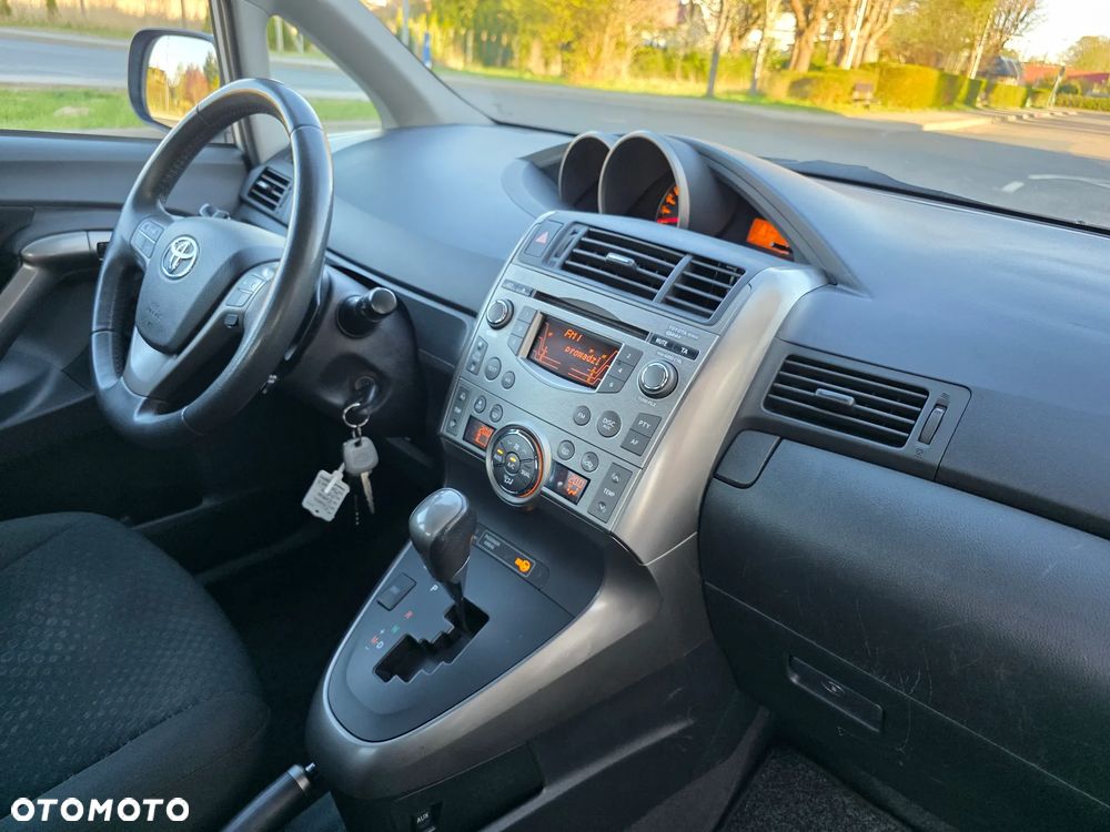 Toyota Verso 1.8 Multidrive Edition - 21