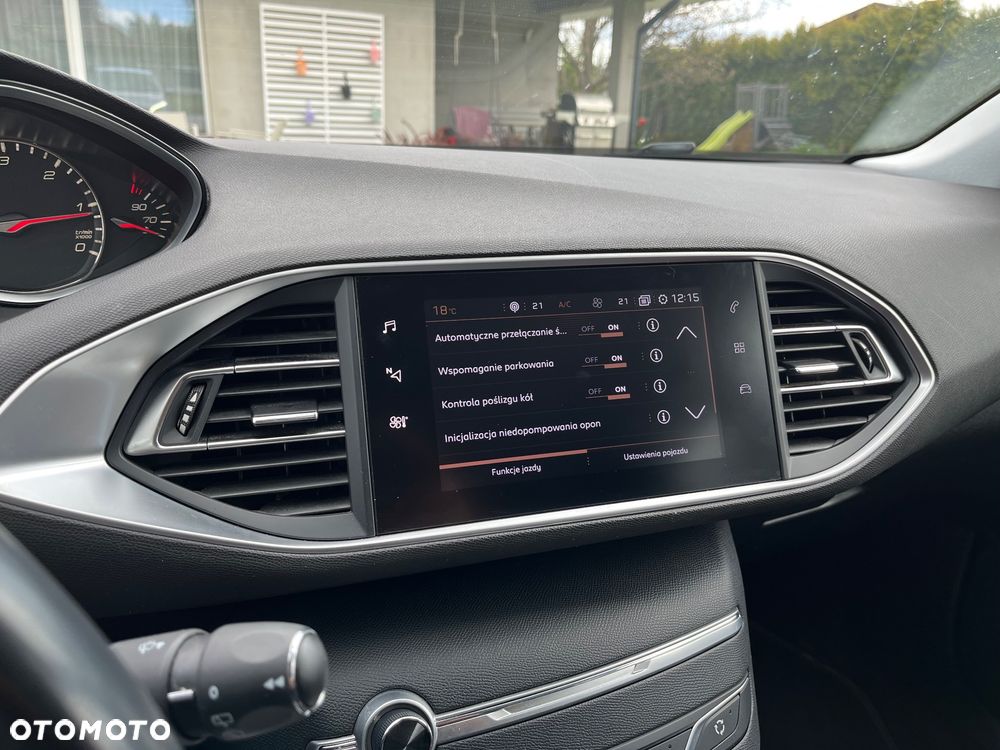 Peugeot 308 BlueHDi FAP 130 Stop & Start Allure Pack - 28