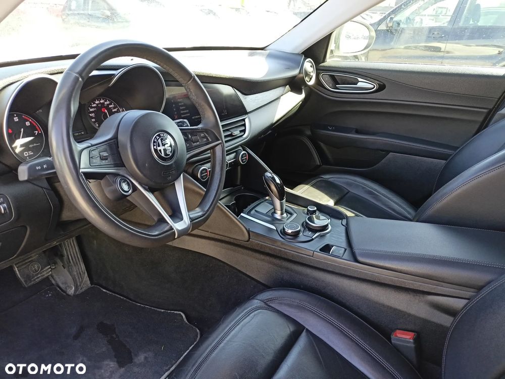 Alfa Romeo Giulia - 7
