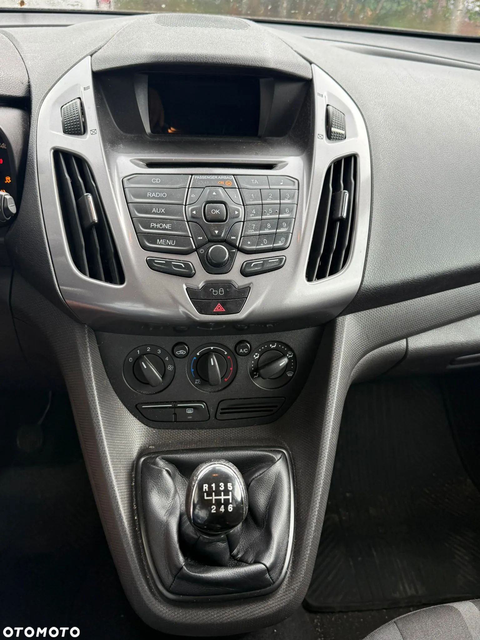 Ford Tourneo Connect - 15