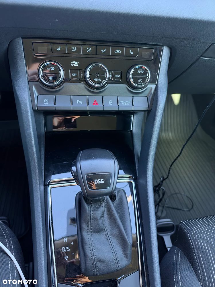 Skoda Karoq 1.6 TDI 4x2 Style DSG - 25