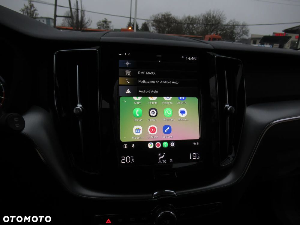 Volvo XC 60 T4 Momentum Pro - 30