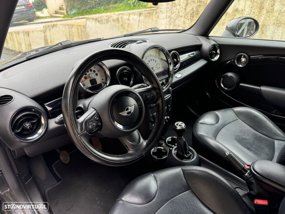 MINI 3 Portas One D - 10