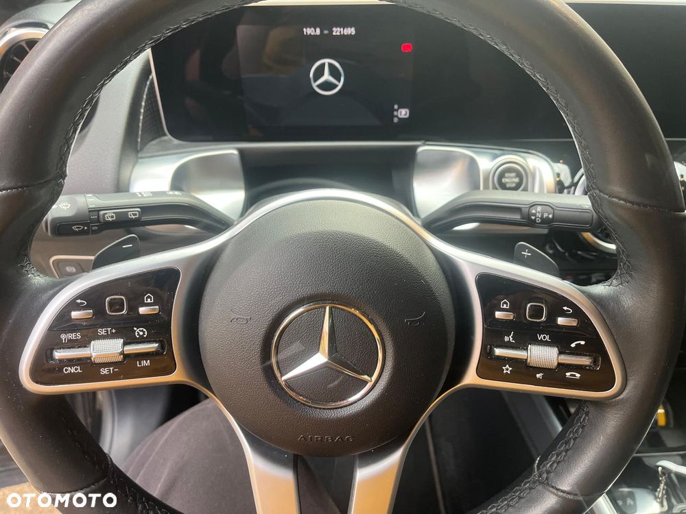 Mercedes-Benz GLB 200 d 8G-DCT Progressive - 9