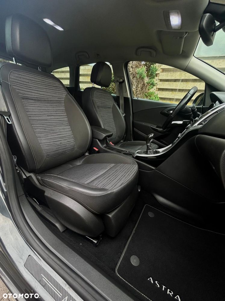 Opel Astra 1.4 Turbo Cosmo - 22