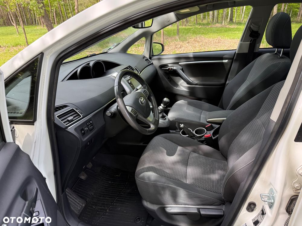 Toyota Verso 1.6 D-4D 5-Sitzer Start/Stop Skyview Edition - 25