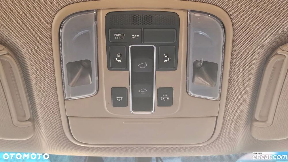 Kia Carnival - 15