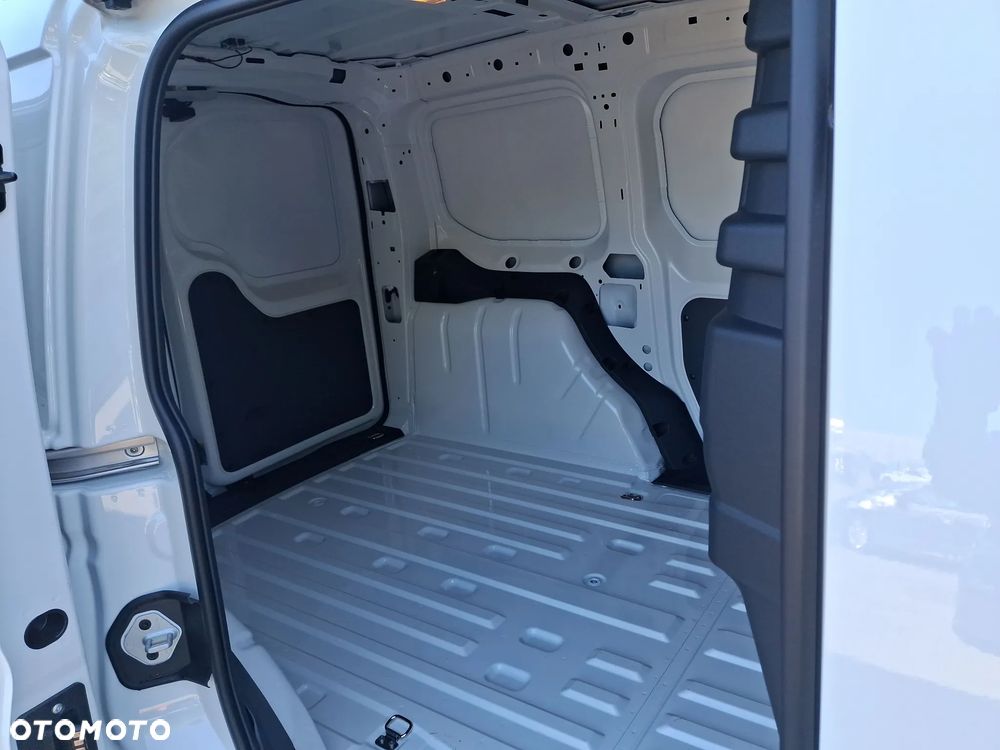Volkswagen Caddy - 38