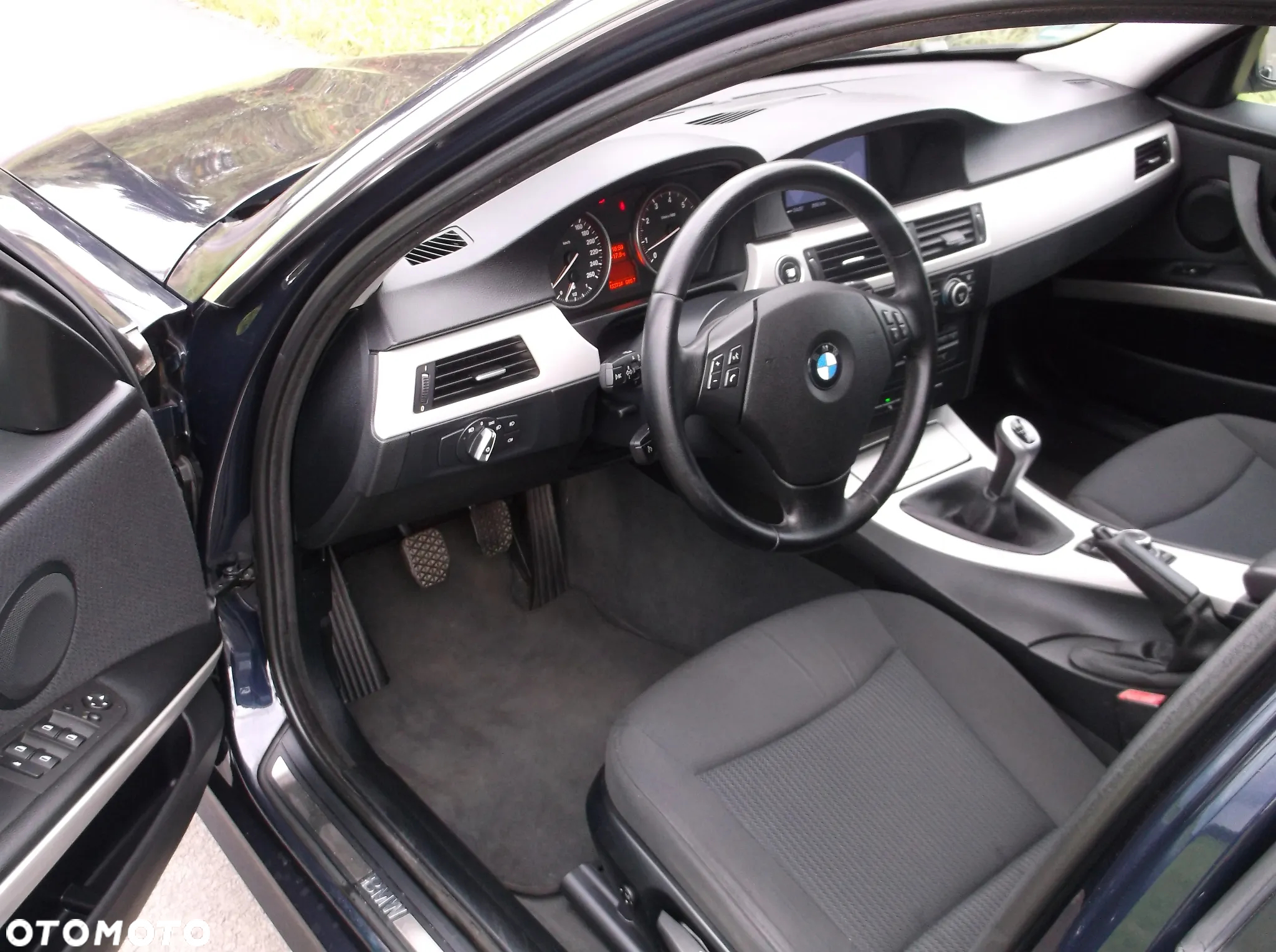BMW Seria 3 325i Touring Edition Sport - 7