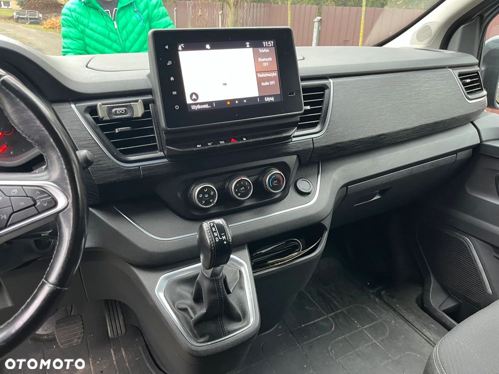 Renault Trafic Grand 2.0 dCi EDC - 19