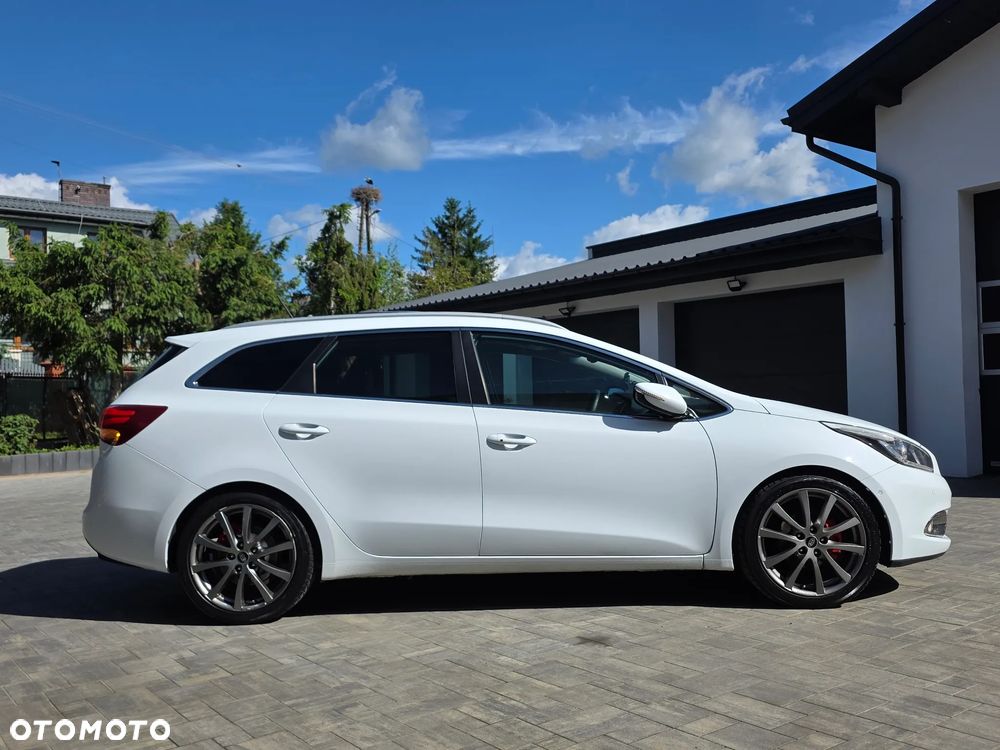Kia Ceed 1.6 CRDi 128 Platinum Edition - 37