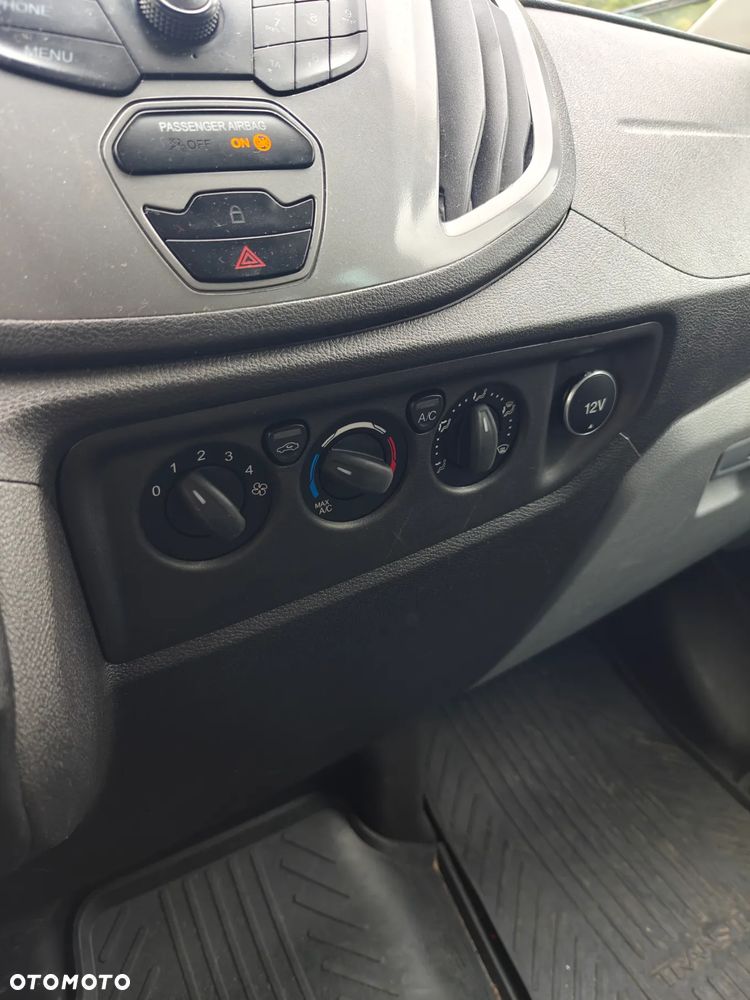 Ford Transit - 12