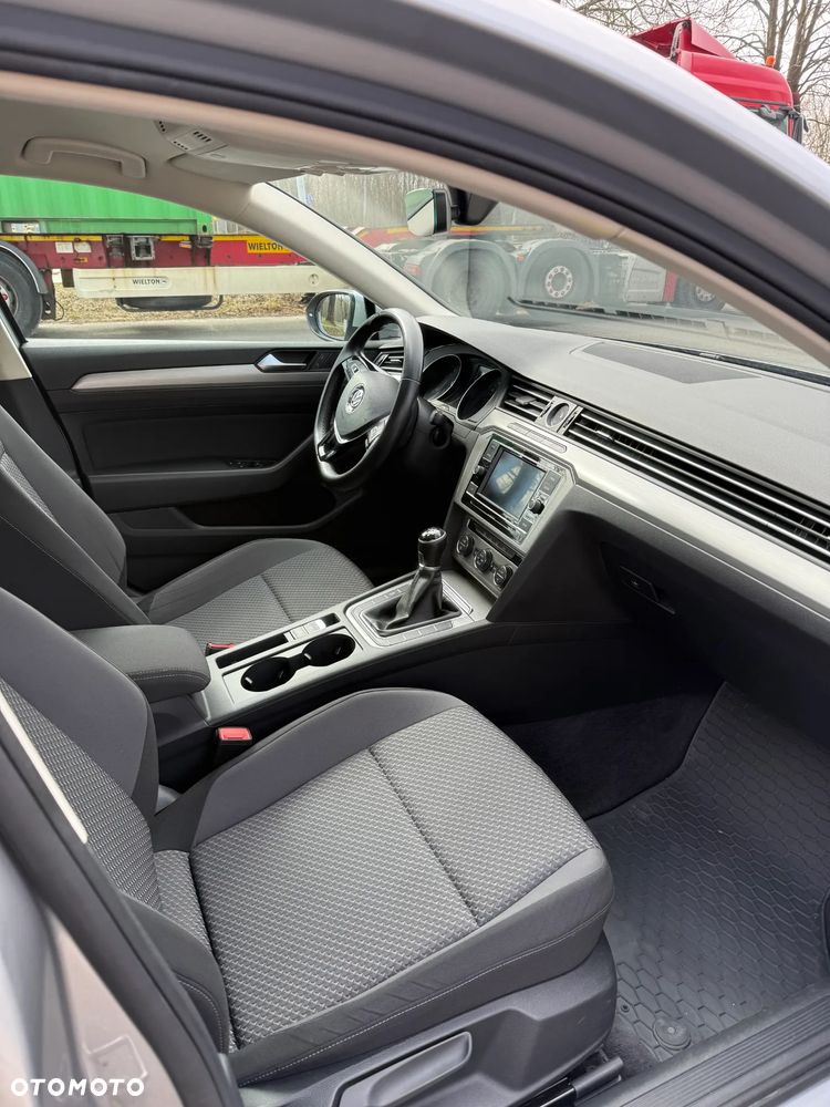 Volkswagen Passat - 5