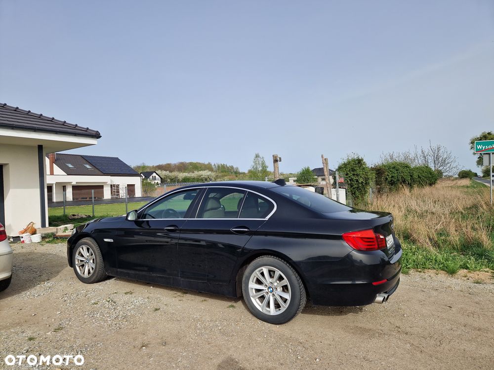 BMW Seria 5 528i xDrive - 2