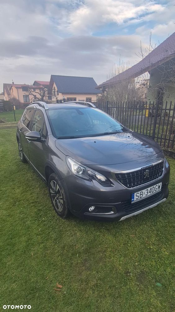 Peugeot 2008 1.2 Pure Tech GPF Signature S&S - 2