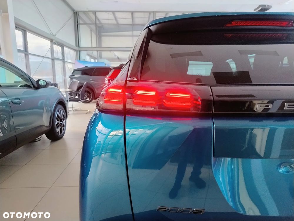 Peugeot 2008 PureTech 100 Allure S&S BVM6 - 24