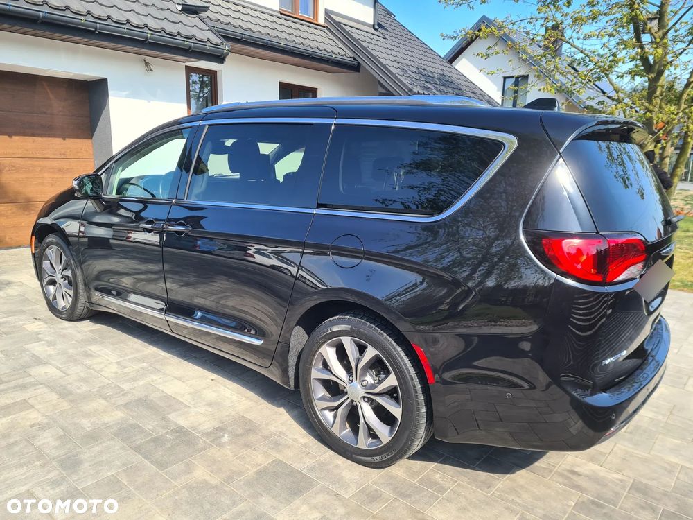 Chrysler Pacifica - 13