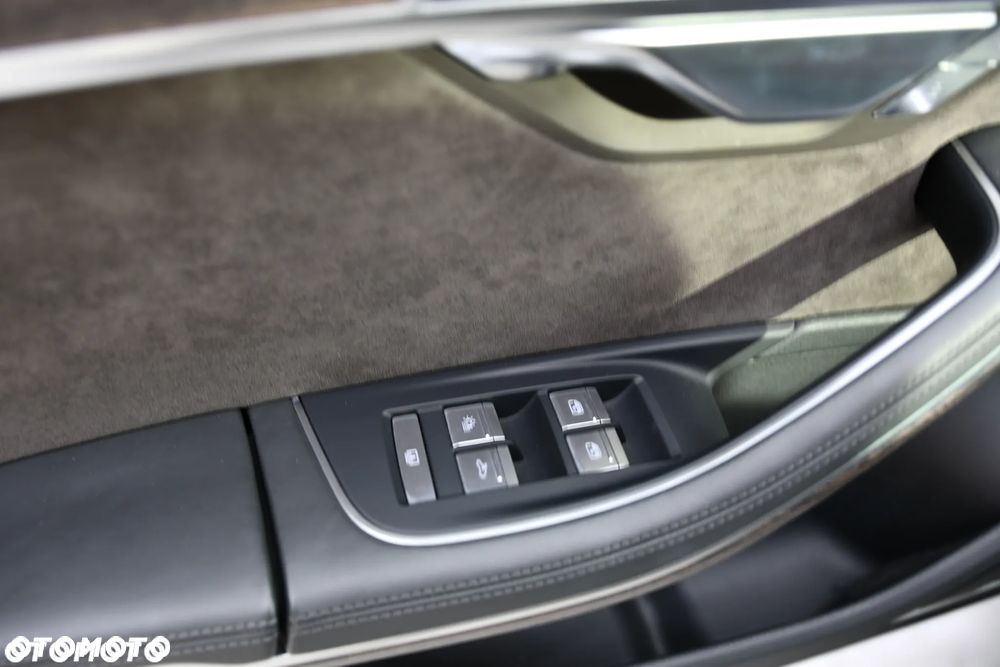Audi A8 L 55 TFSI mHEV Quattro Tiptr - 27