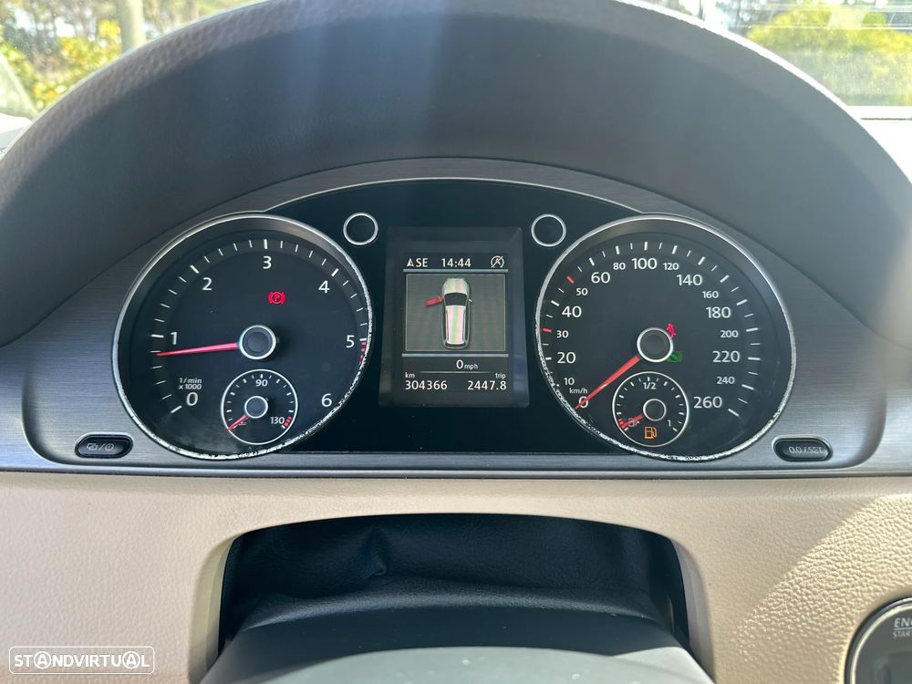 VW Passat Variant - 21