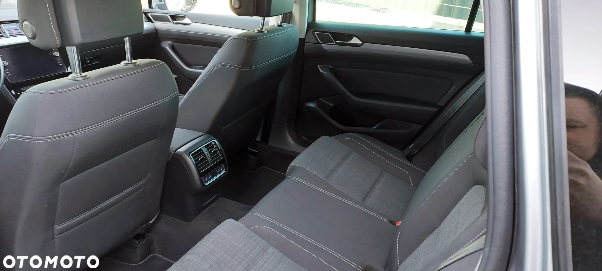 Volkswagen Passat - 31