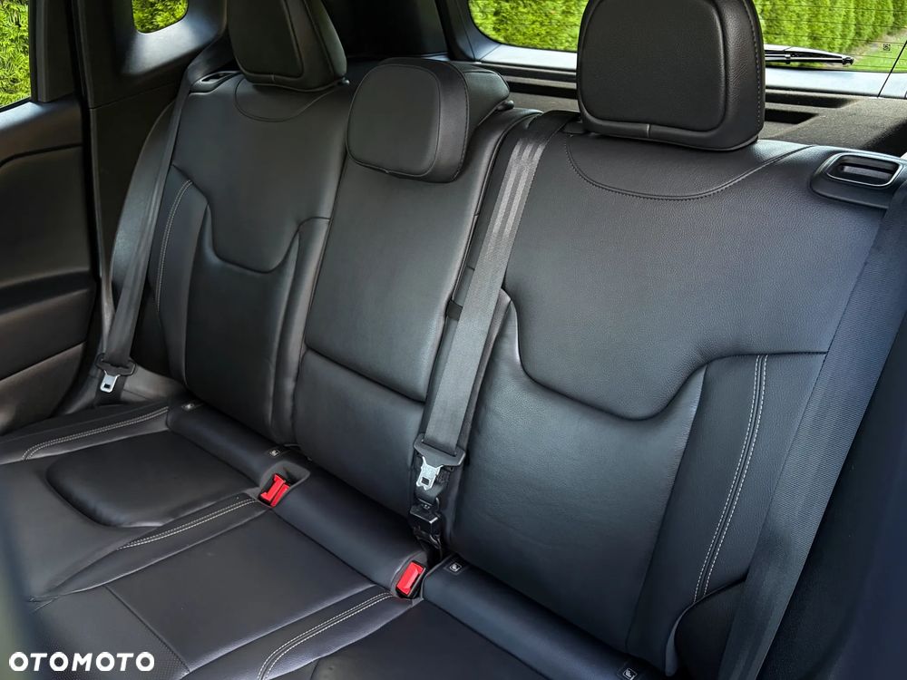 Jeep Renegade 1.4 MultiAir Night Eagle - 27