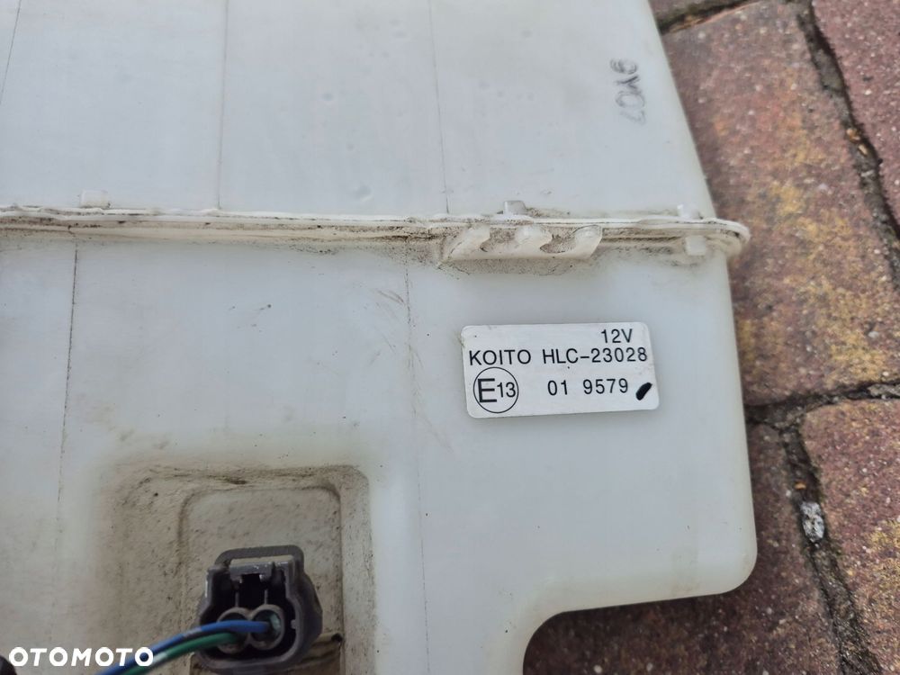 zbiorniczek spryskiwaczy nissan 370z - 3