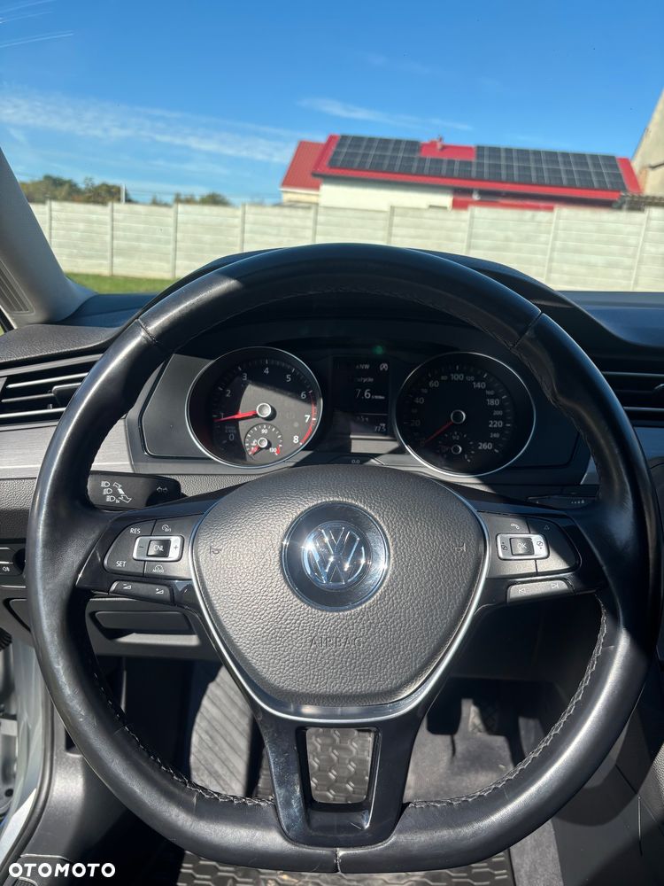 Volkswagen Passat 1.4 TSI BMT Comfortline - 32