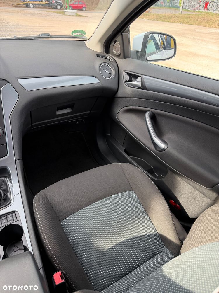 Ford Mondeo 2.0 TDCi Titanium - 30