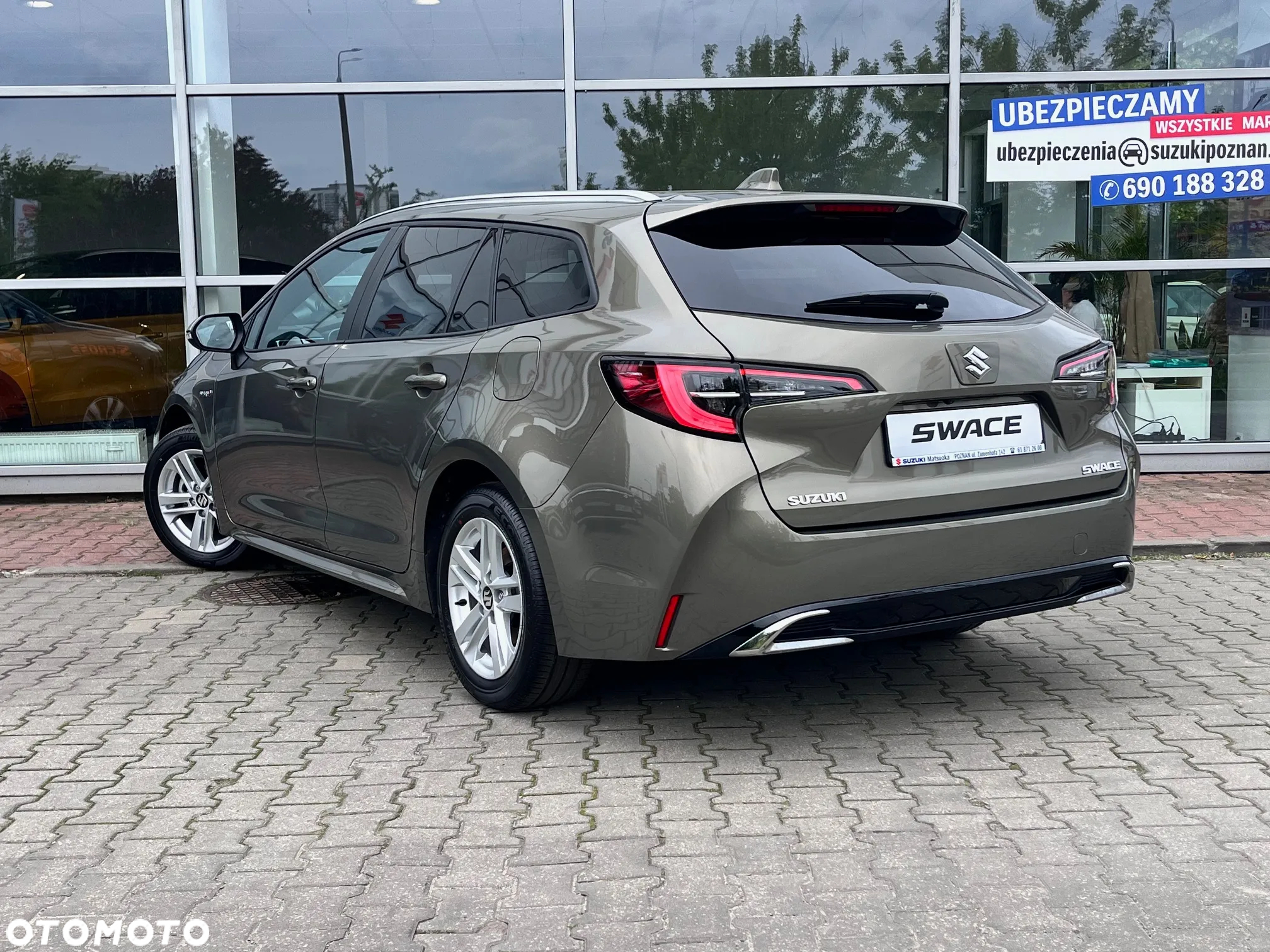 Suzuki Swace 1.8 Hybrid Premium Plus CVT - 3