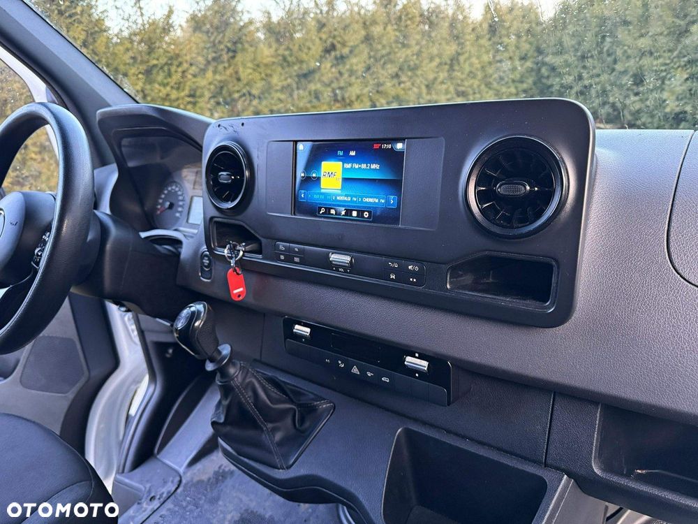 Mercedes-Benz Sprinter - 21