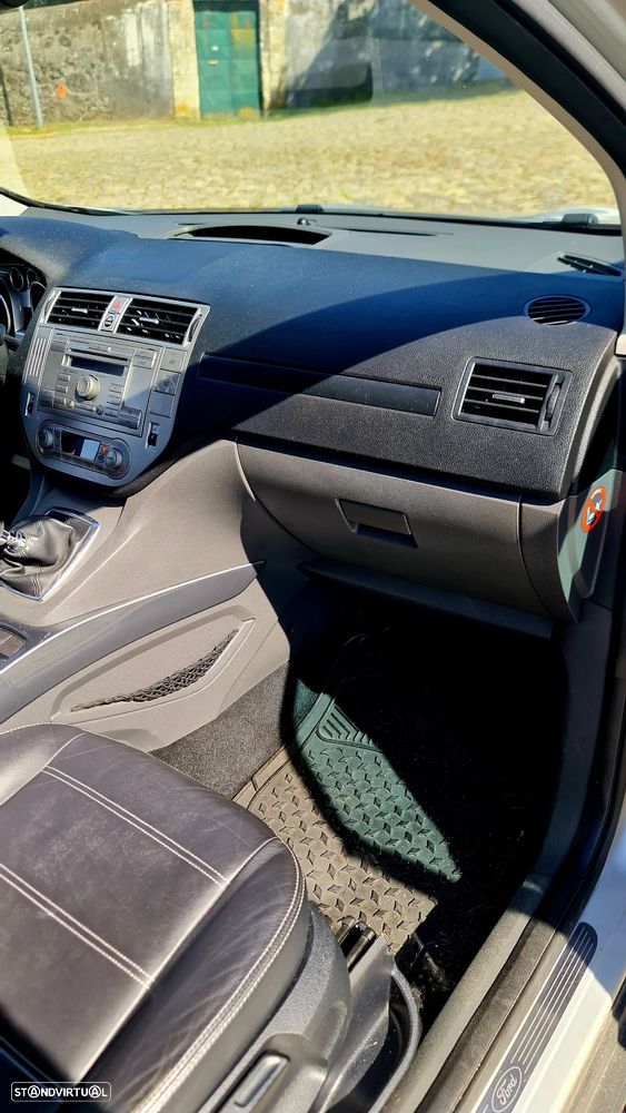 Ford Kuga 2.0 TDCi 4x4 Titanium - 13