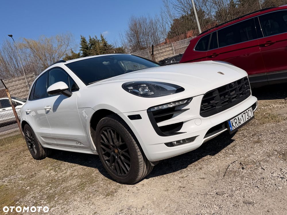 Porsche Macan - 1